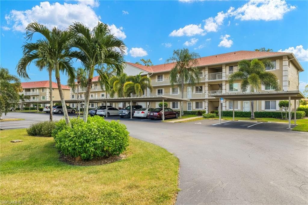 4580 Andover Way 304, Naples, FL 34112-1