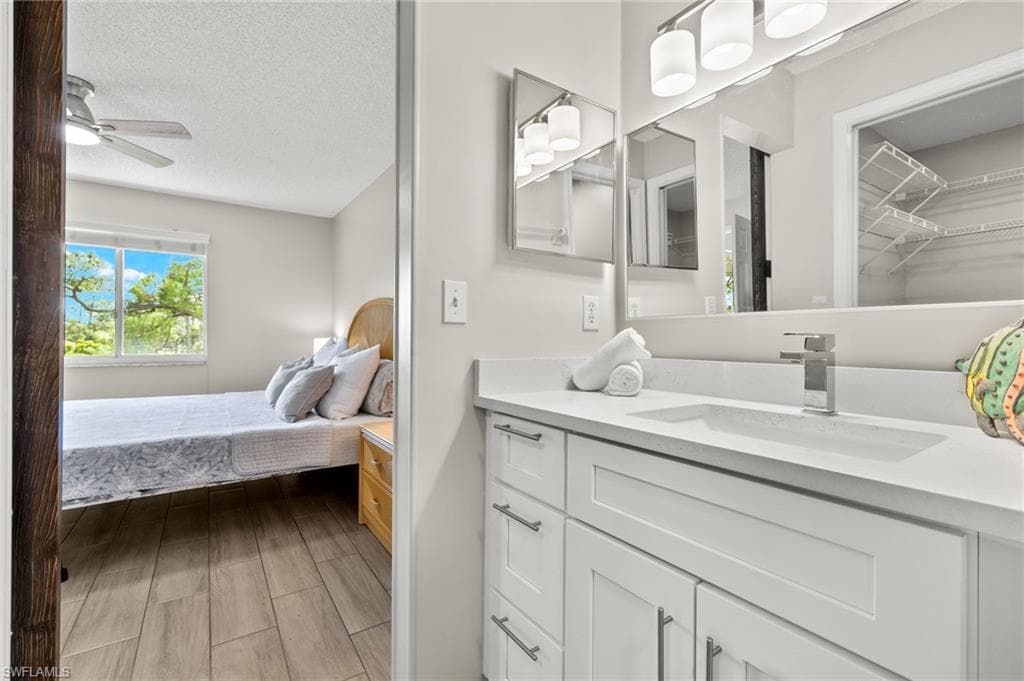 4580 Andover Way 304, Naples, FL 34112-19
