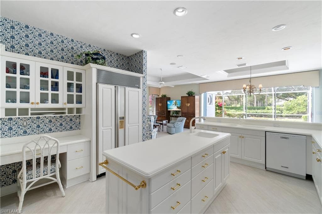 798 Brentwood Pt, Naples, FL 34110-12