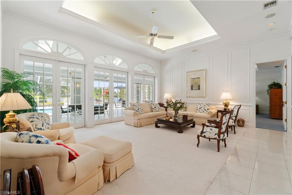 798 Brentwood Pt, Naples, FL 34110-3