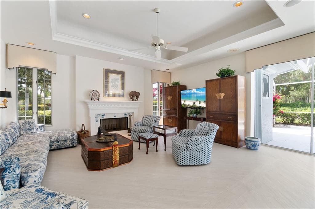 798 Brentwood Pt, Naples, FL 34110-7