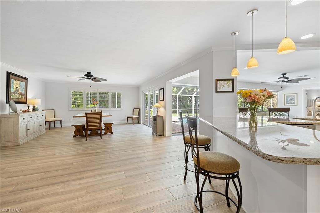 636 Park Shore Dr, Naples, FL 34103-11