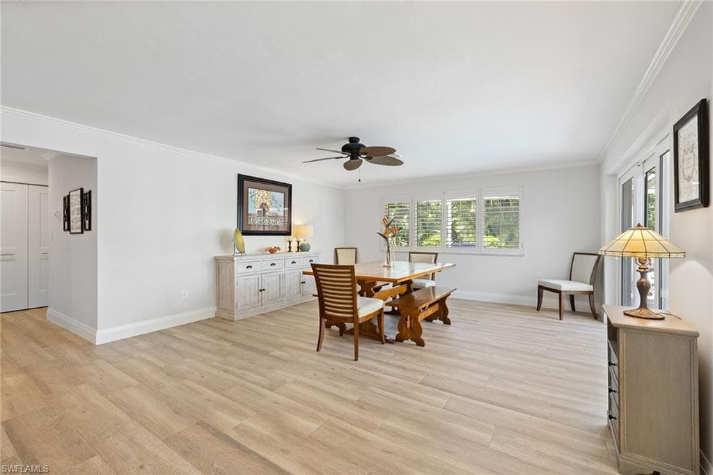 636 Park Shore Dr, Naples, FL 34103-12
