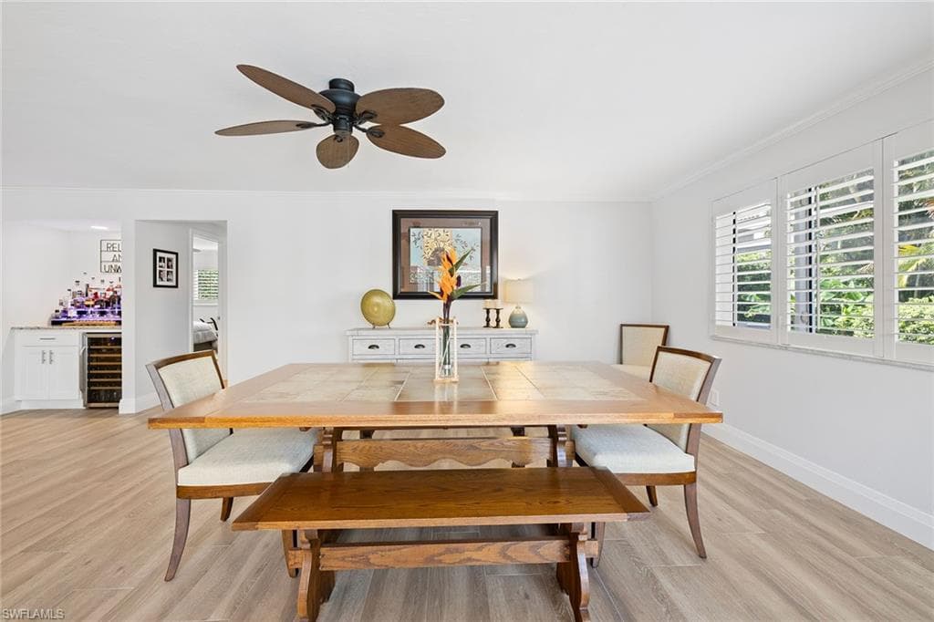 636 Park Shore Dr, Naples, FL 34103-13