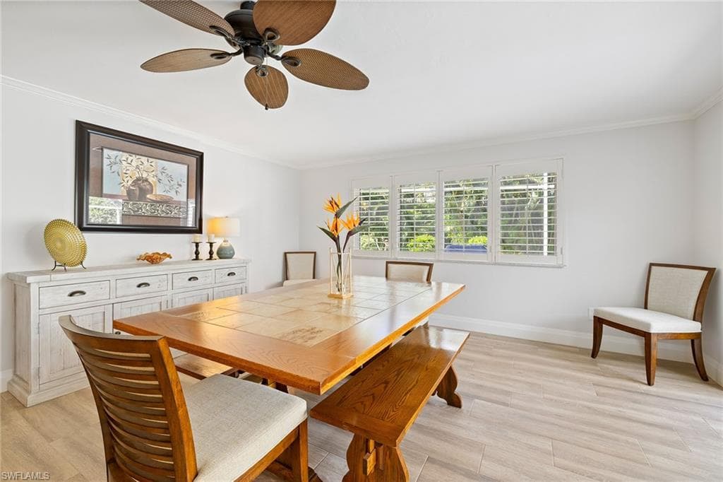 636 Park Shore Dr, Naples, FL 34103-14