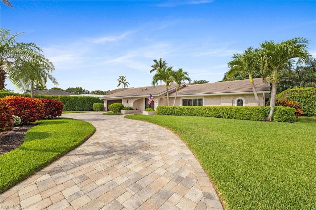 636 Park Shore Dr, Naples, FL 34103-45