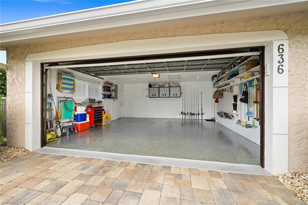 636 Park Shore Dr, Naples, FL 34103-48