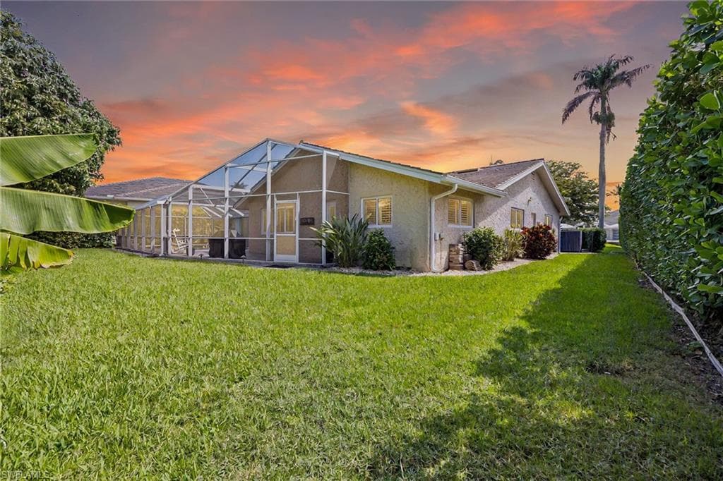 636 Park Shore Dr, Naples, FL 34103-50
