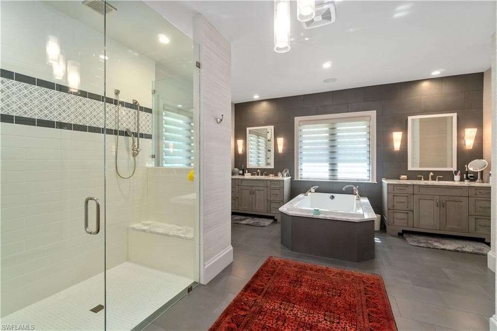 15311 Burnaby Dr, Naples, FL 34110-19