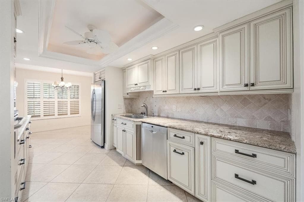 5964 Pelican Bay Blvd 415, Naples, FL 34108-4
