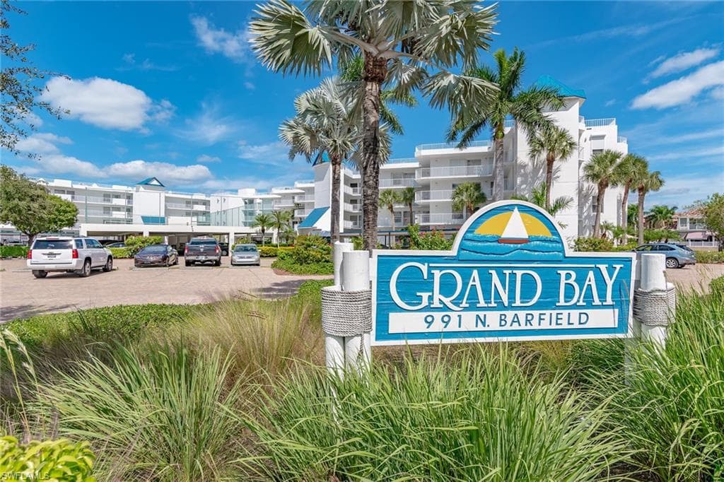 991 Barfield Dr 110, Marco Island, FL 34145-26