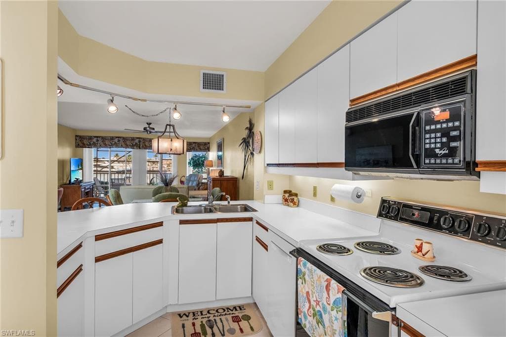 991 Barfield Dr 110, Marco Island, FL 34145-5