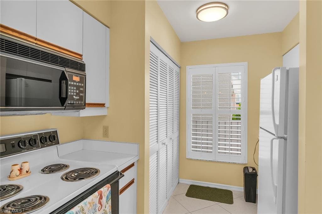 991 Barfield Dr 110, Marco Island, FL 34145-6