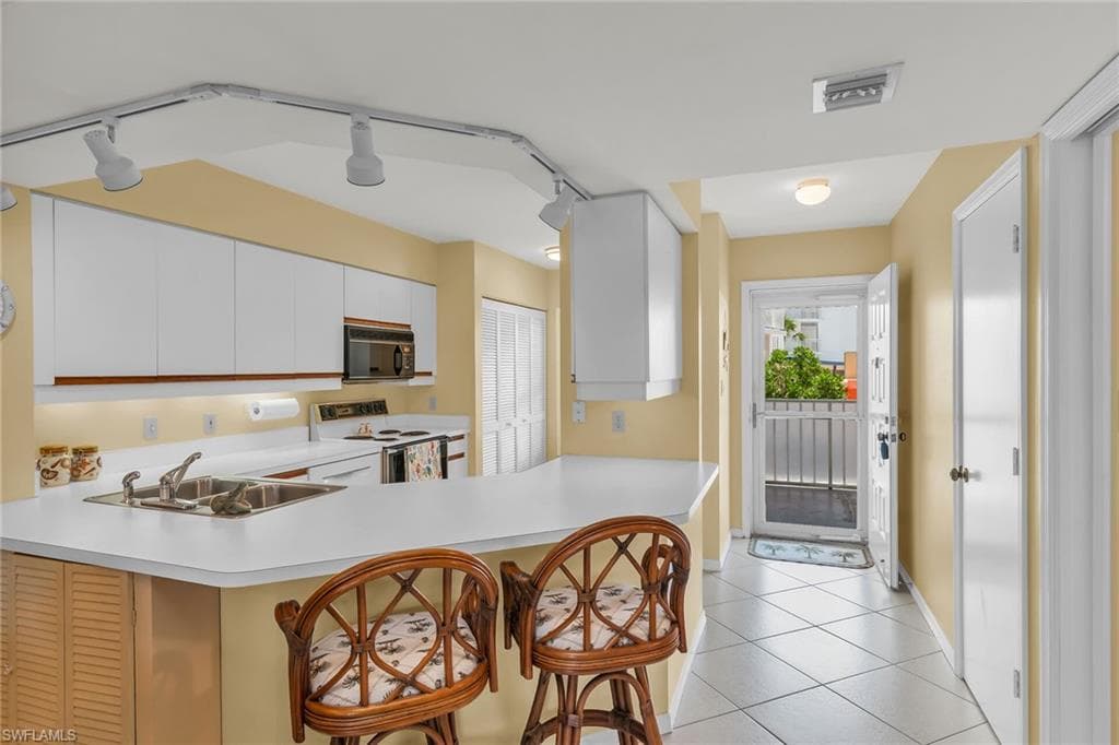 991 Barfield Dr 110, Marco Island, FL 34145-8