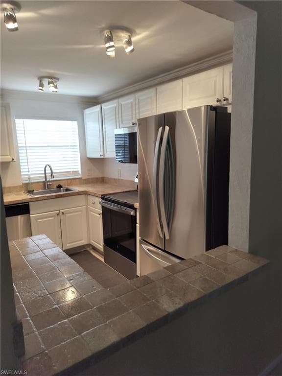 501 Forest Lakes Blvd 102, Naples, FL 34105-10