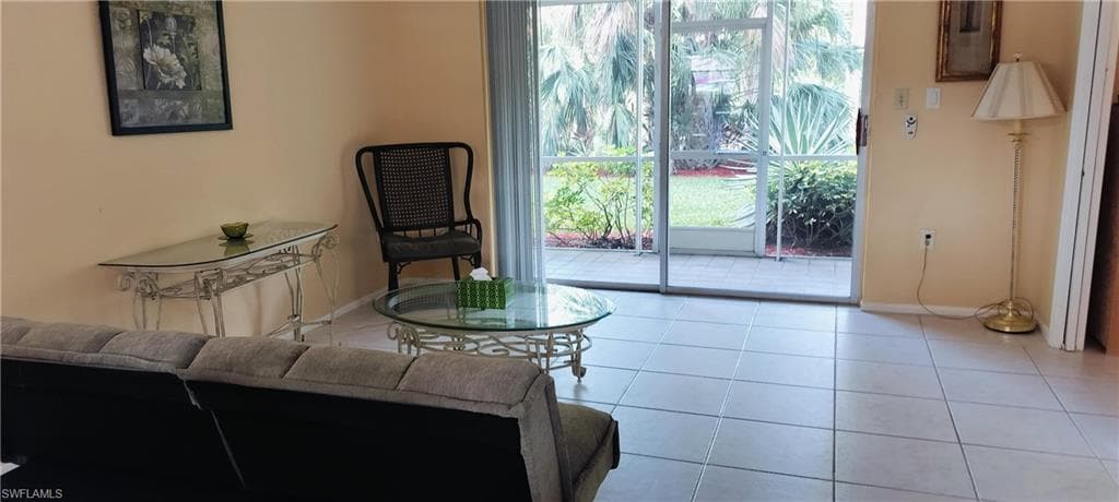 501 Forest Lakes Blvd 102, Naples, FL 34105-15