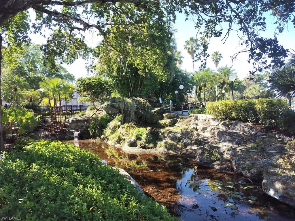 501 Forest Lakes Blvd 102, Naples, FL 34105-3