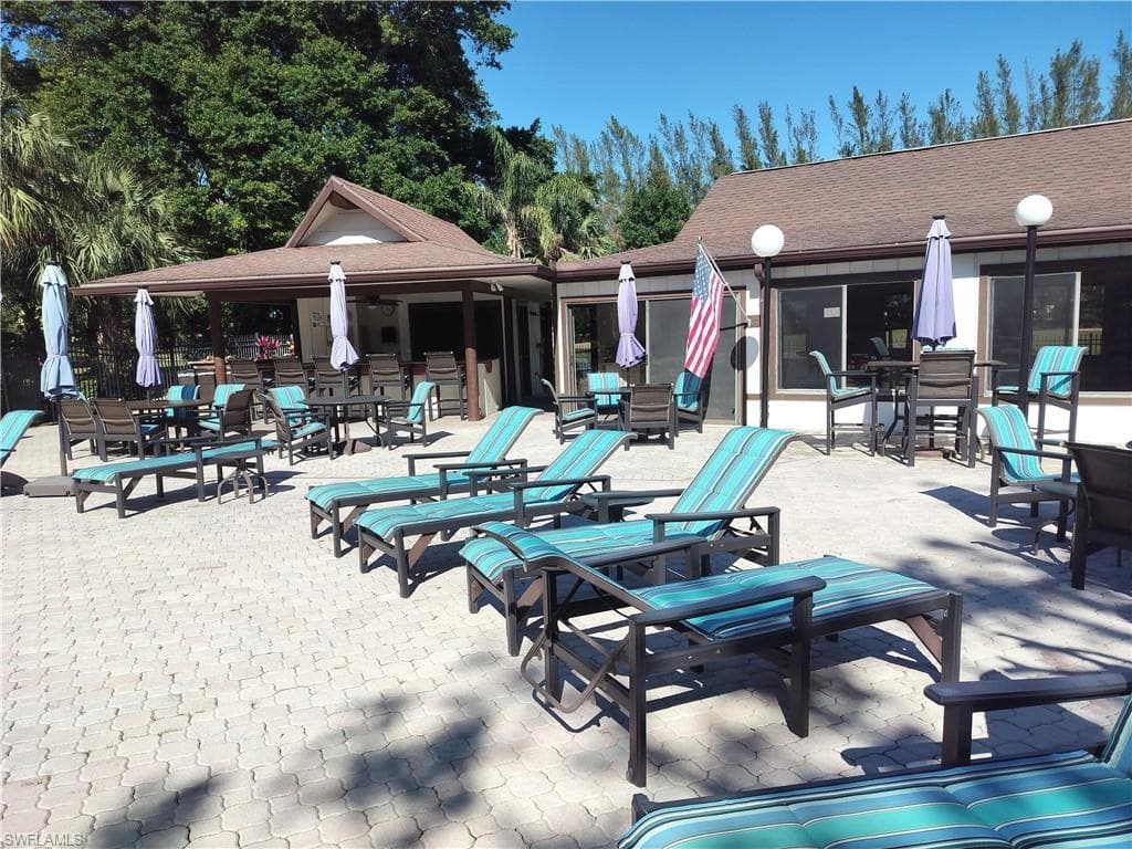501 Forest Lakes Blvd 102, Naples, FL 34105-6