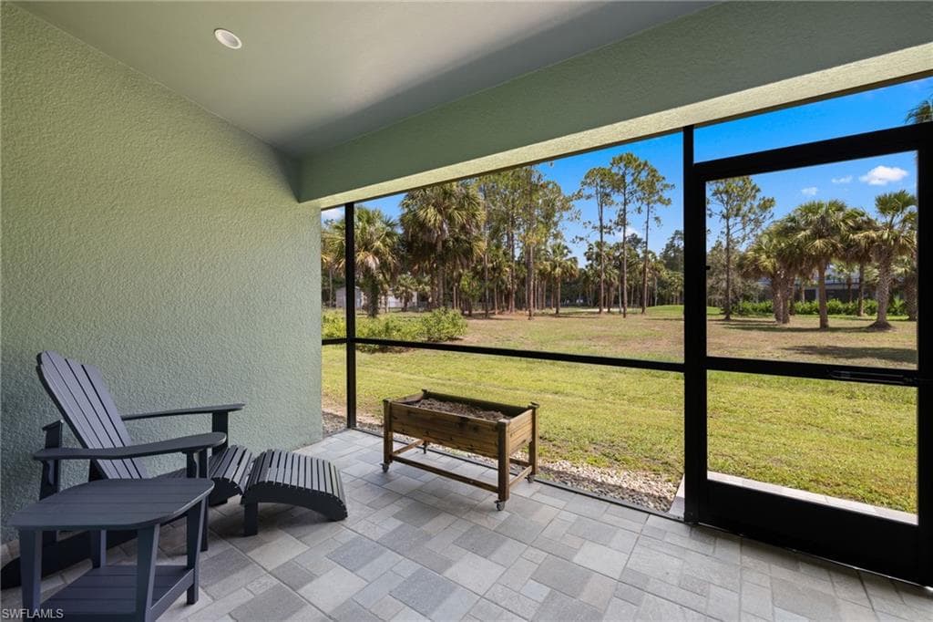 1187 16th Ave NE, Naples, FL 34120-32