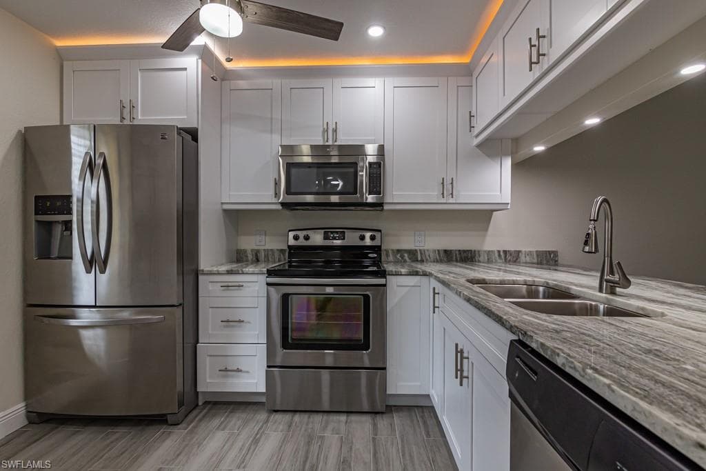 2566 Kings Lake Blvd 104, Naples, FL 34112-4