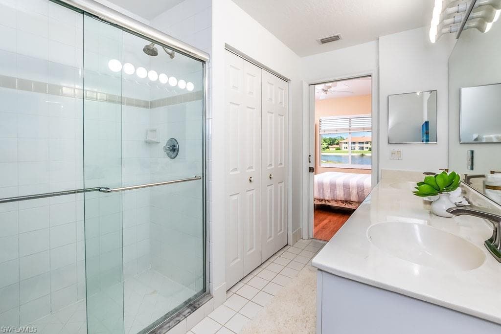 6900 Huntington Lakes Cir 102, Naples, FL 34119-15