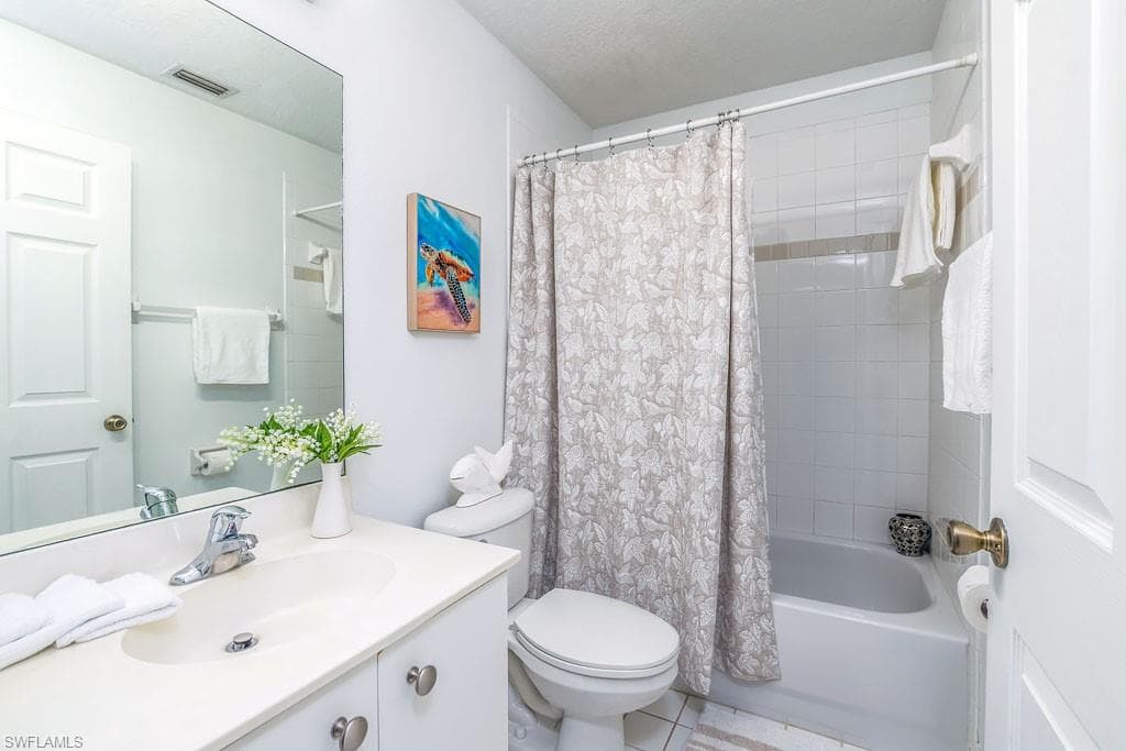 6900 Huntington Lakes Cir 102, Naples, FL 34119-21