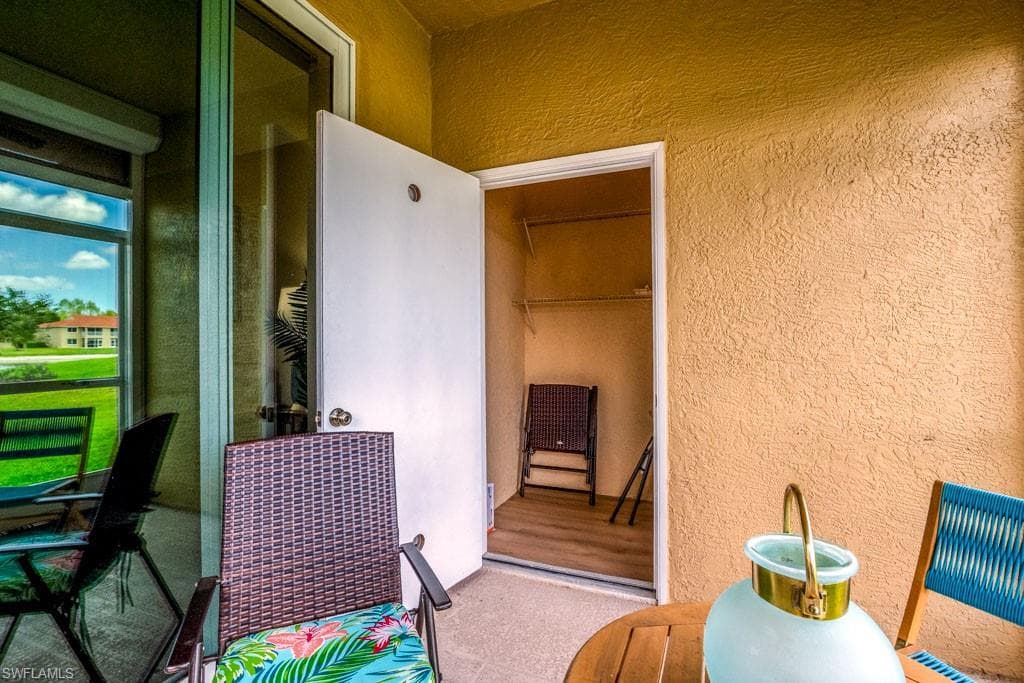 6900 Huntington Lakes Cir 102, Naples, FL 34119-23