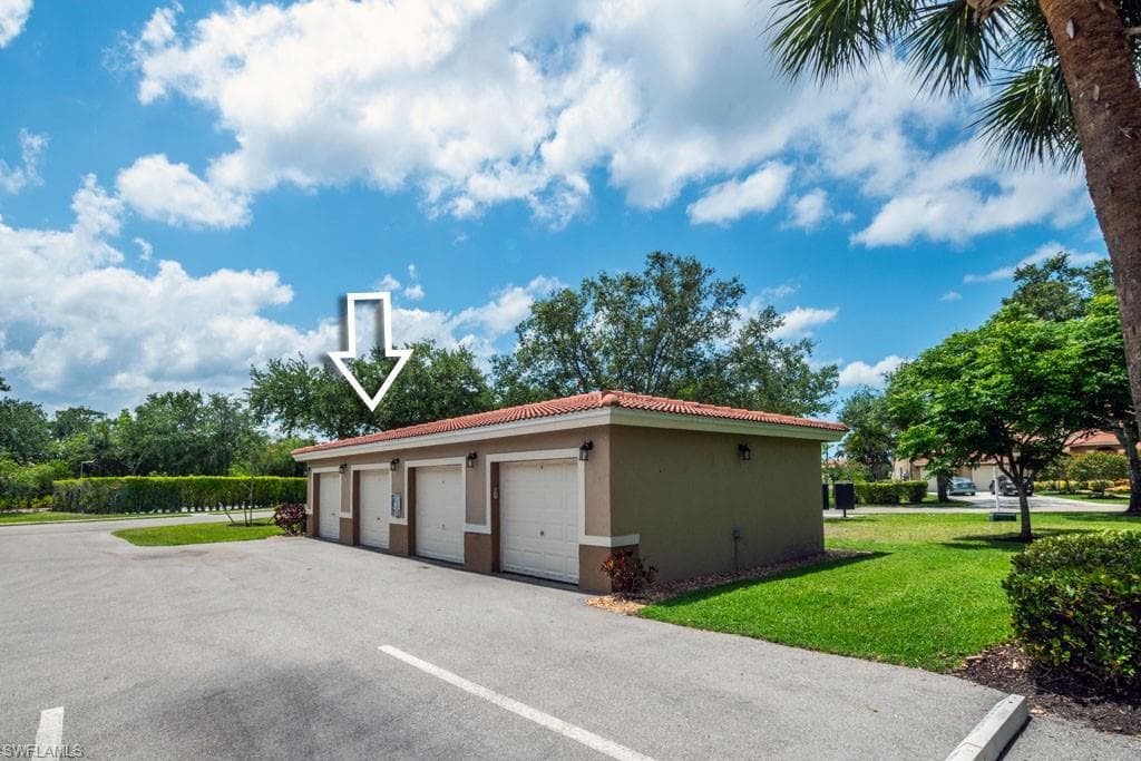 6900 Huntington Lakes Cir 102, Naples, FL 34119-25