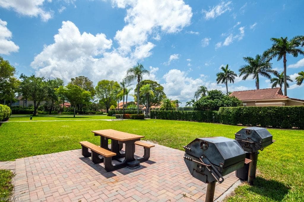 6900 Huntington Lakes Cir 102, Naples, FL 34119-29