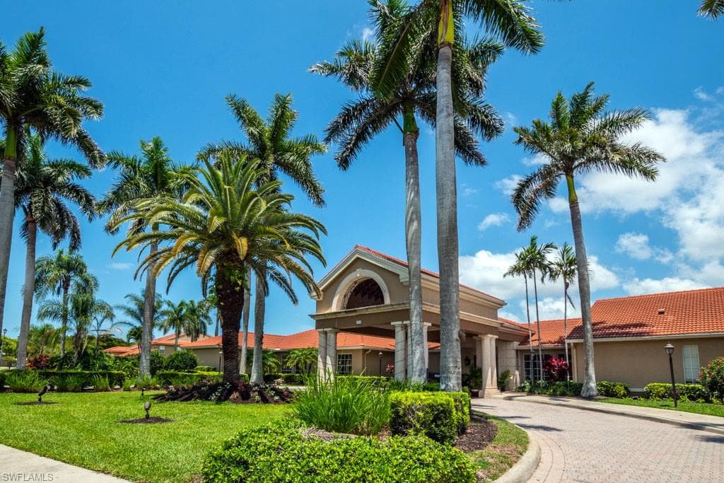 6900 Huntington Lakes Cir 102, Naples, FL 34119-31