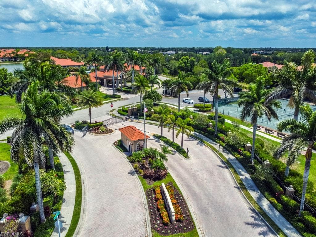 6900 Huntington Lakes Cir 102, Naples, FL 34119-40