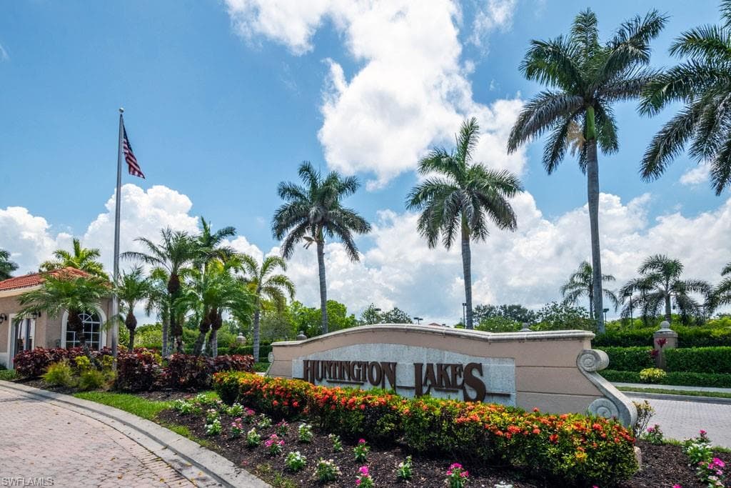 6900 Huntington Lakes Cir 102, Naples, FL 34119-41