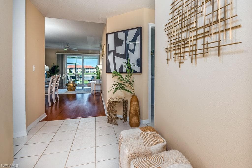 6900 Huntington Lakes Cir 102, Naples, FL 34119-4