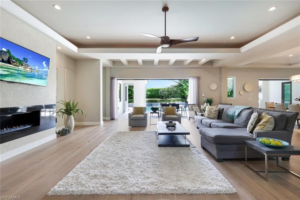 875 Wedge Dr, Naples, FL 34103-9