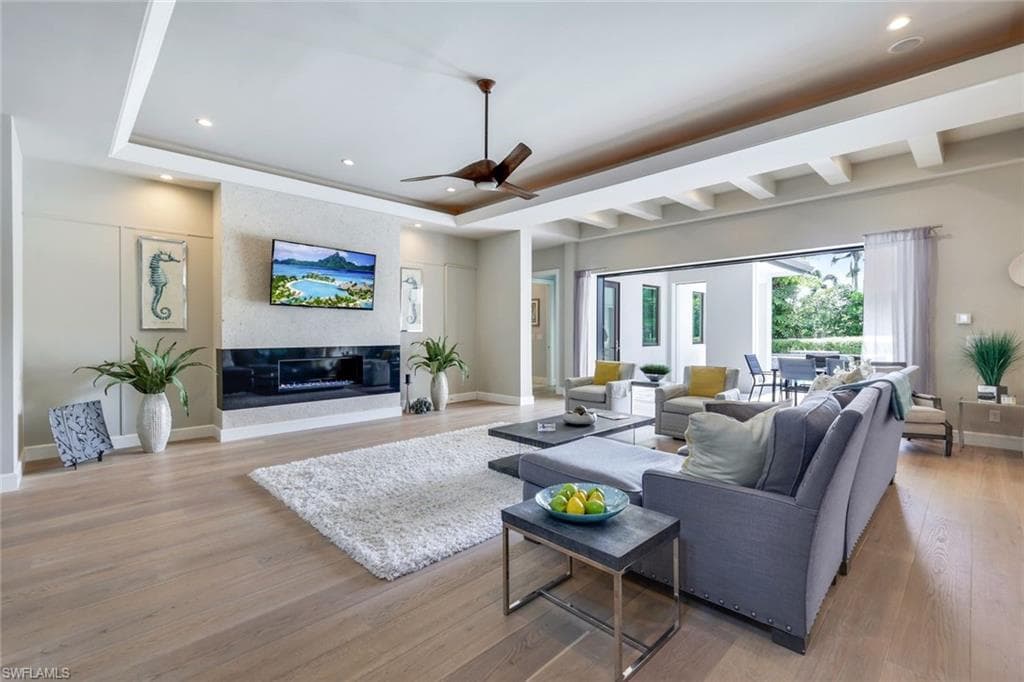 875 Wedge Dr, Naples, FL 34103-10