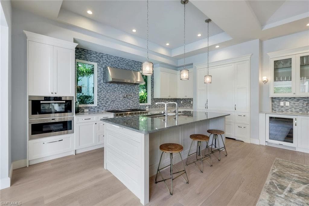 875 Wedge Dr, Naples, FL 34103-14