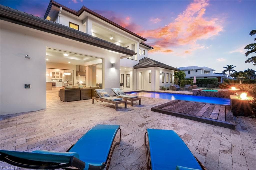 875 Wedge Dr, Naples, FL 34103-26