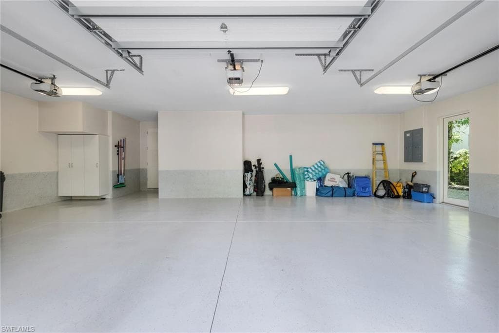 875 Wedge Dr, Naples, FL 34103-48