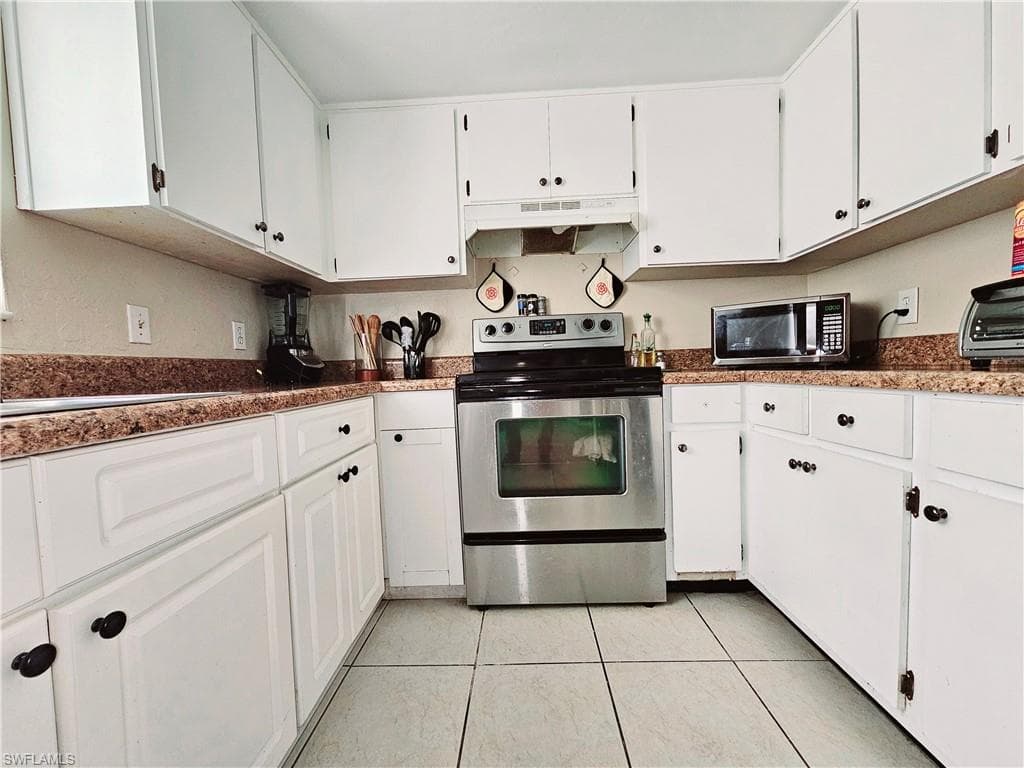 1309 4th Ave, Cape Coral, FL 33909-9