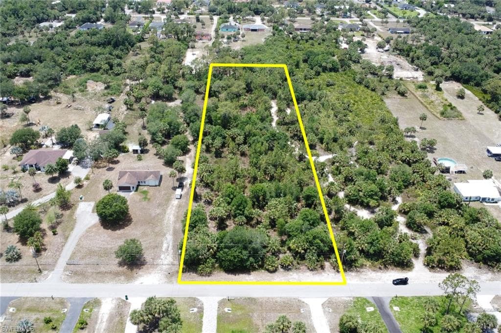 2720 2nd Ave SE, Naples, FL 34117-9