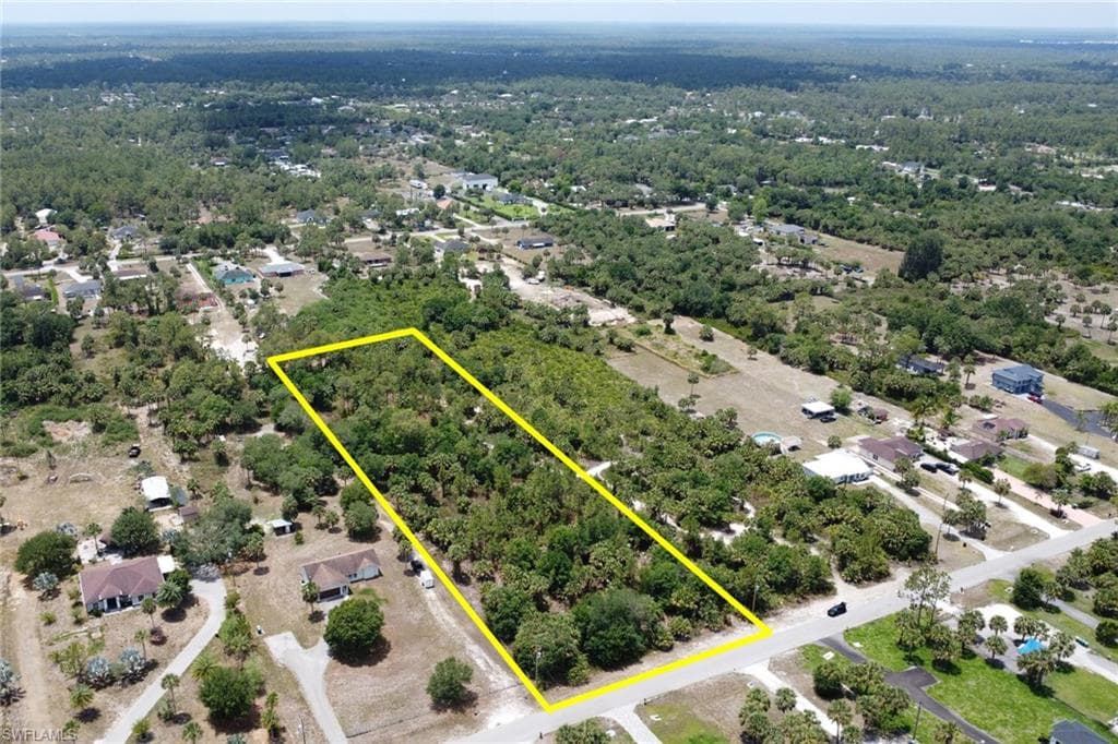 2720 2nd Ave SE, Naples, FL 34117-7
