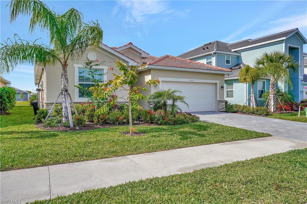 2131 Hamlin St, Naples, FL 34120-8