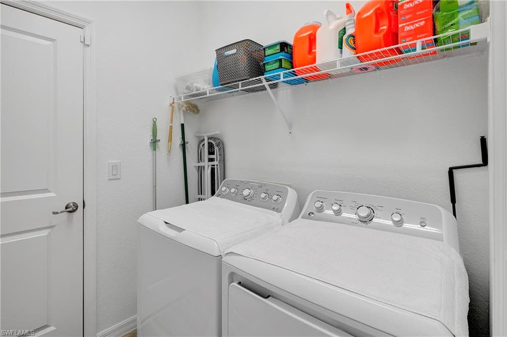 2131 Hamlin St, Naples, FL 34120-27