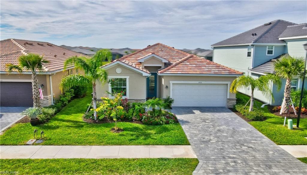 2131 Hamlin St, Naples, FL 34120-1