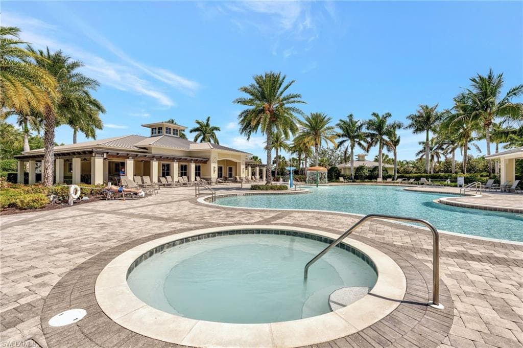 2131 Hamlin St, Naples, FL 34120-29