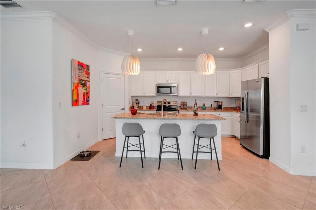 2131 Hamlin St, Naples, FL 34120-5
