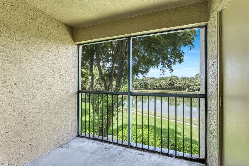 8851 Colonnades Ct W 126, Bonita Springs, FL 34135-8