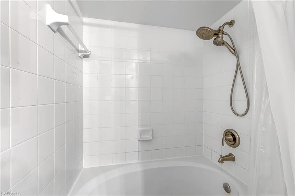 8851 Colonnades Ct W 126, Bonita Springs, FL 34135-19