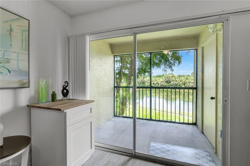 8851 Colonnades Ct W 126, Bonita Springs, FL 34135-7
