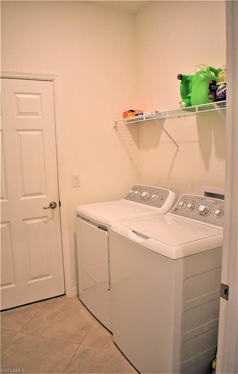 1775 Alameda Dr, Naples, FL 34120-21
